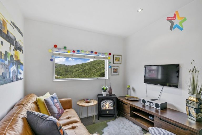 Photo of property in 3 Saddleback Grove, Karori, Wellington, 6012