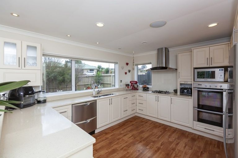 Photo of property in 2 Cascade Way, Paraparaumu, 5032