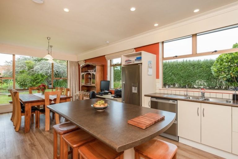 Photo of property in 46 North Manakau Road, Manakau, Levin, 5573