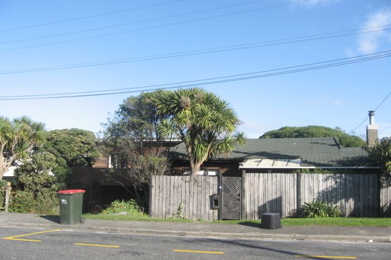 Photo of property in 8 John Street, Titahi Bay, Porirua, 5022