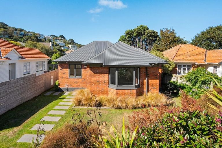 Photo of property in 544 Broadway, Strathmore Park, Wellington, 6022