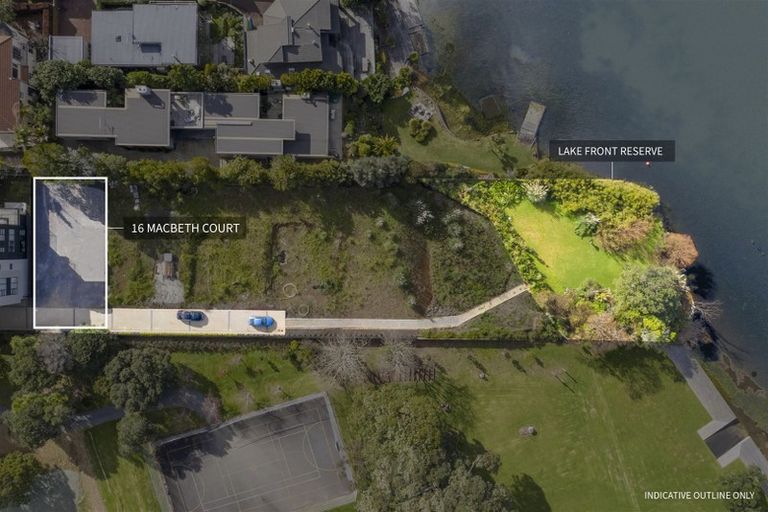 Photo of property in 16 Macbeth Court, Milford, Auckland, 0620