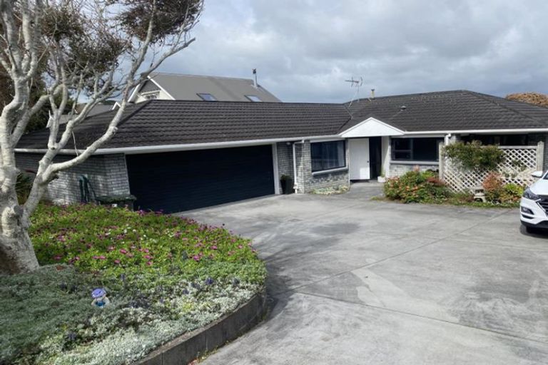 Photo of property in 52 Paynters Avenue, Strandon, New Plymouth, 4312