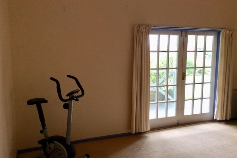 Photo of property in 6 Paraekaretu Street, Hunterville, 4730