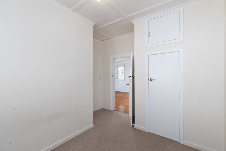 Photo of property in 14 Downe Street, New Plymouth, 4310