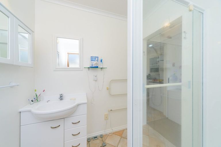Photo of property in 8 Foxtail Fern, Kelvin Grove, Palmerston North, 4414