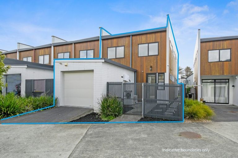 Photo of property in 11 Frank Gill Road, Hobsonville, Auckland, 0616