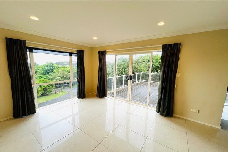 Photo of property in 10 Michael Bosher Way, Flat Bush, Auckland, 2019