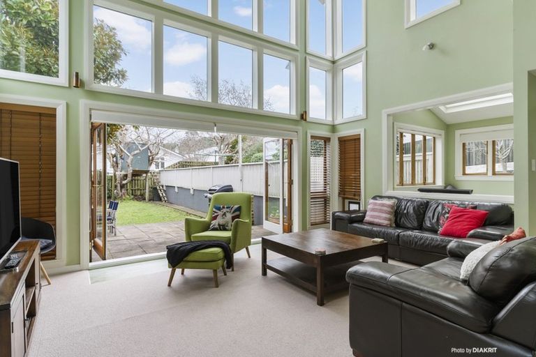 Photo of property in 17 Raine Street, Karori, Wellington, 6012