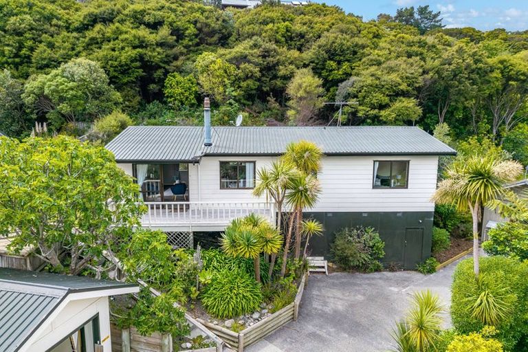 Photo of property in 25 Postgate Drive, Whitby, Porirua, 5024