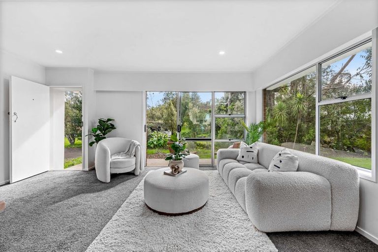 Photo of property in 2/19 Bentley Avenue, Glenfield, Auckland, 0629