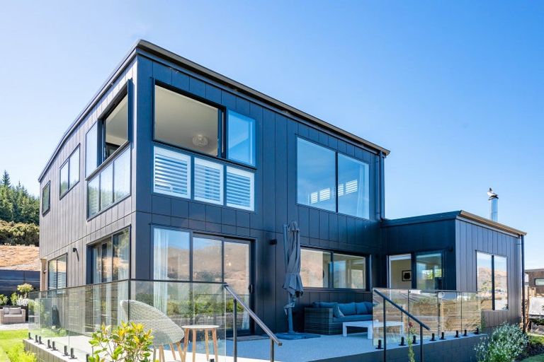 Photo of property in 6 Platinum Ridge, Wanaka, 9305