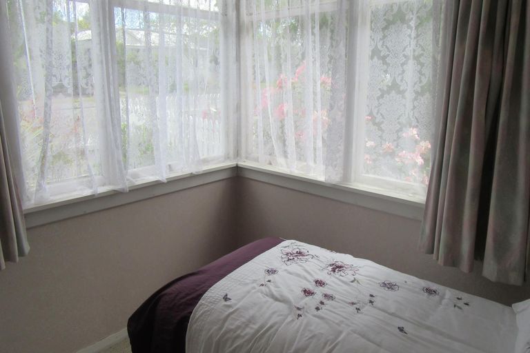 Photo of property in 28 Leonard Street, Waimate, 7924