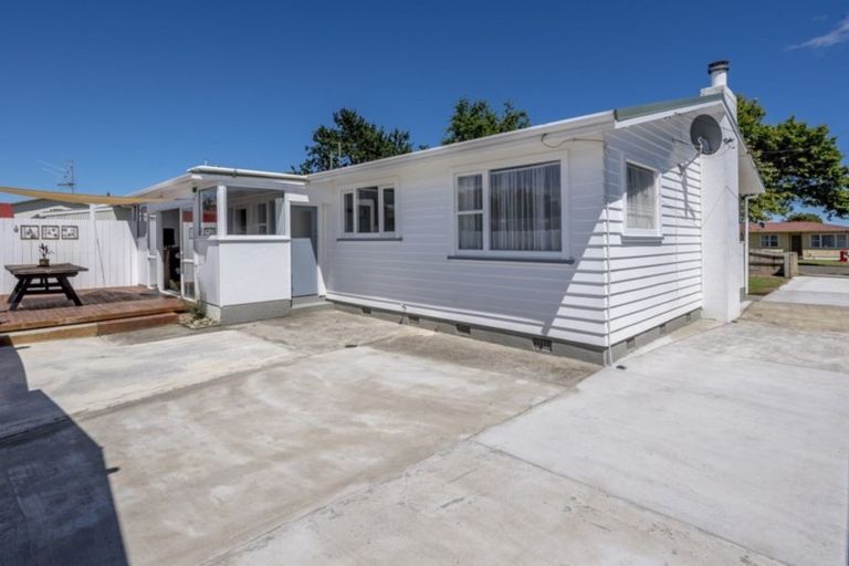Photo of property in 15 Matai Street, Levin, 5510