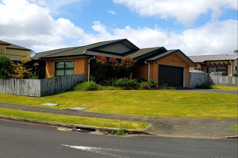 Photo of property in 70 Westgate Drive, Massey, Auckland, 0614