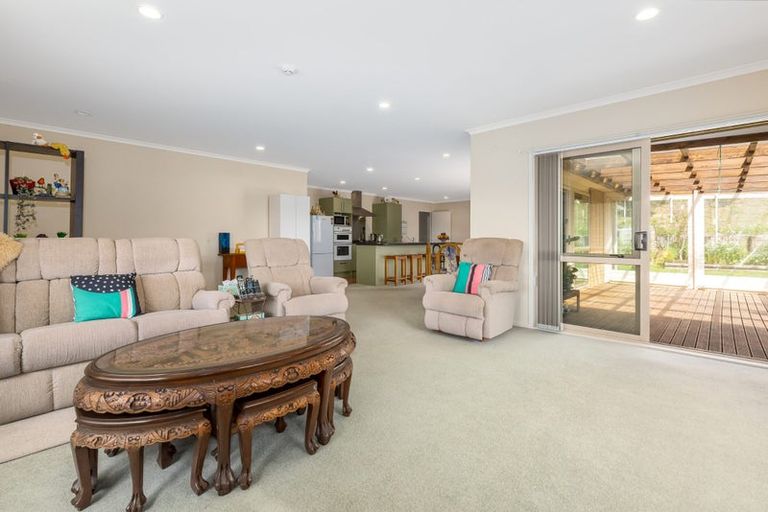 Photo of property in 34 Aotea Drive, Aotea, Porirua, 5024