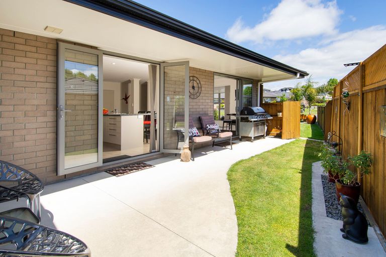 Photo of property in 56 Fairfax Crescent, Pyes Pa, Tauranga, 3112