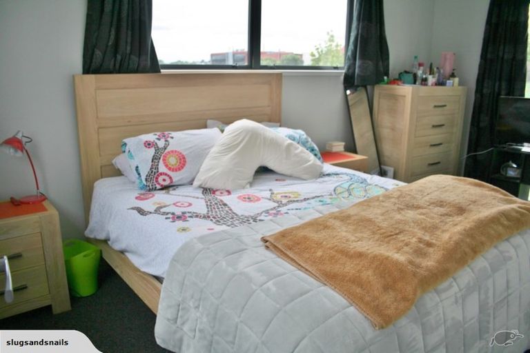 Photo of property in 16a Woodall Place, Totara Vale, Auckland, 0627