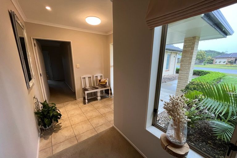 Photo of property in 1 Mcleod Place, Papamoa Beach, Papamoa, 3118