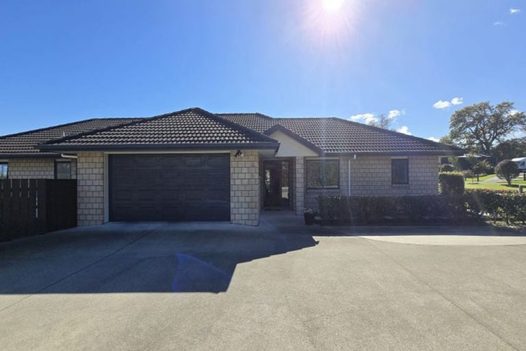Photo of property in 1 Oaks Place, Te Aroha, 3320