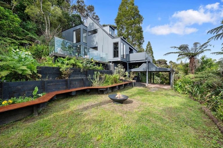 Photo of property in 35 Pluto Place, Beach Haven, Auckland, 0626