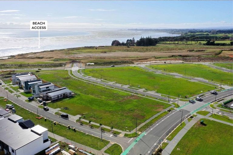 Photo of property in 8 Korowhiti Road, Clarks Beach, 2122