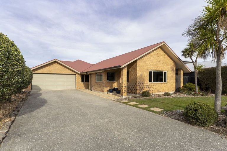 Photo of property in 3 Evergreen Place, Parklands, Christchurch, 8083