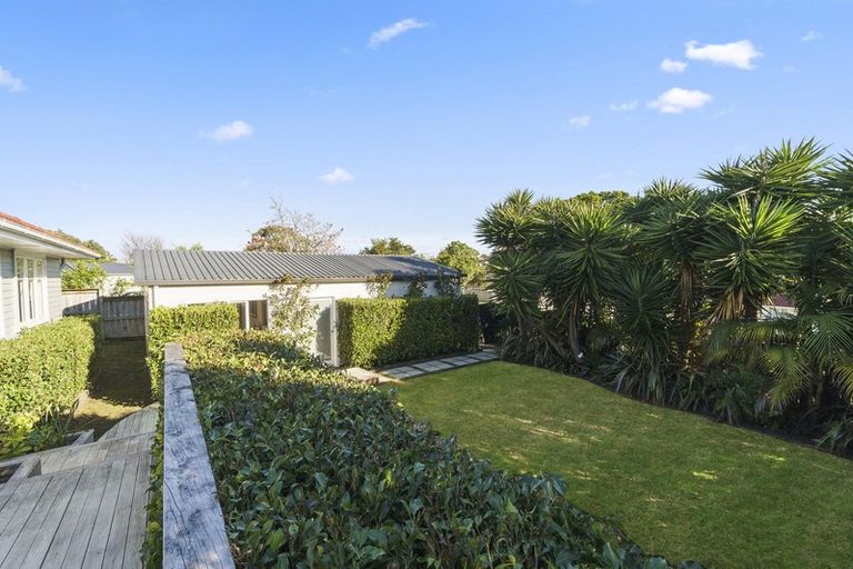 Photo of property in 69 Kervil Avenue, Te Atatu Peninsula, Auckland, 0610