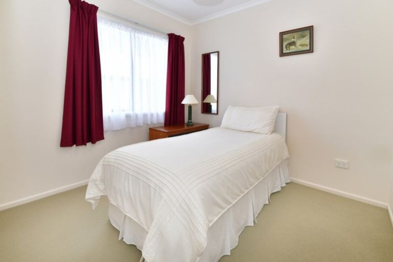 Photo of property in 19 Moffat Road, Red Beach, 0932