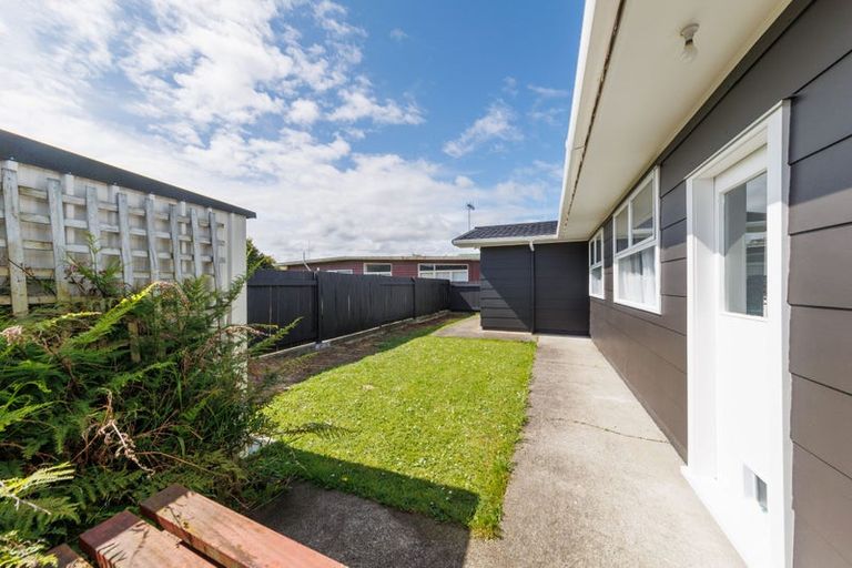 Photo of property in 5 Westhaven Grove, Takaro, Palmerston North, 4412