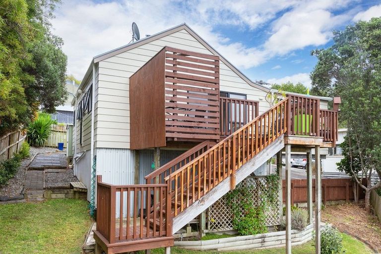 Photo of property in 6 Rautawhiri Road, Helensville, 0800