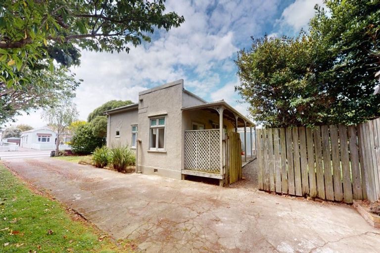 Photo of property in 48 Bourke Street, Palmerston North, 4410