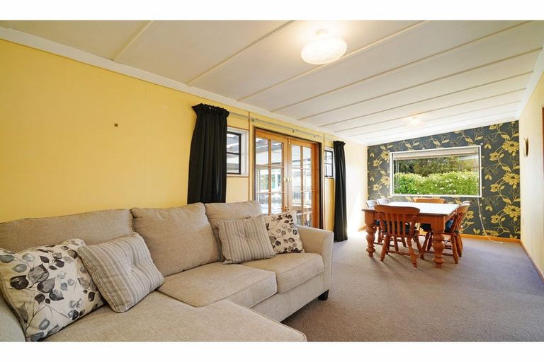 Photo of property in 33 Clifden Highway, Tuatapere, 9620