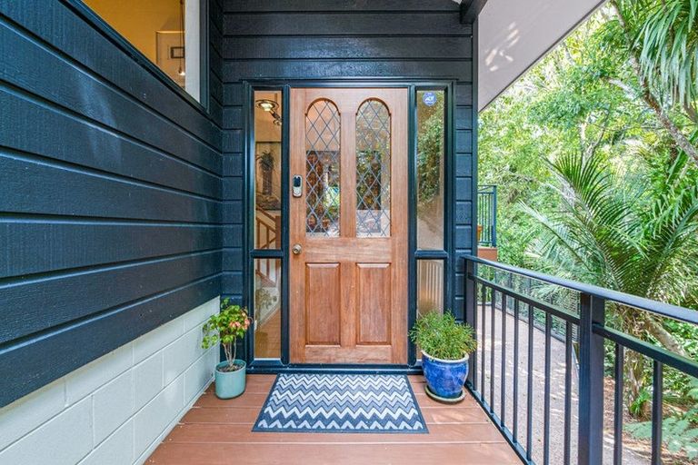 Photo of property in 22 Waima Crescent, Titirangi, Auckland, 0604