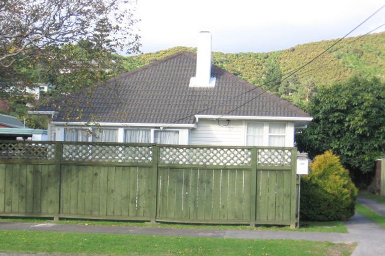 Photo of property in 350 Waiwhetu Road, Fairfield, Lower Hutt, 5011