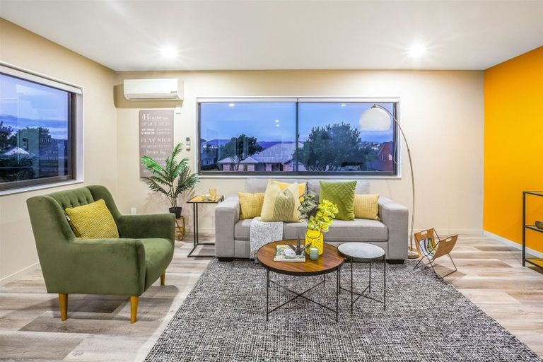 Photo of property in 32 Tongariro Drive, Aotea, Porirua, 5024