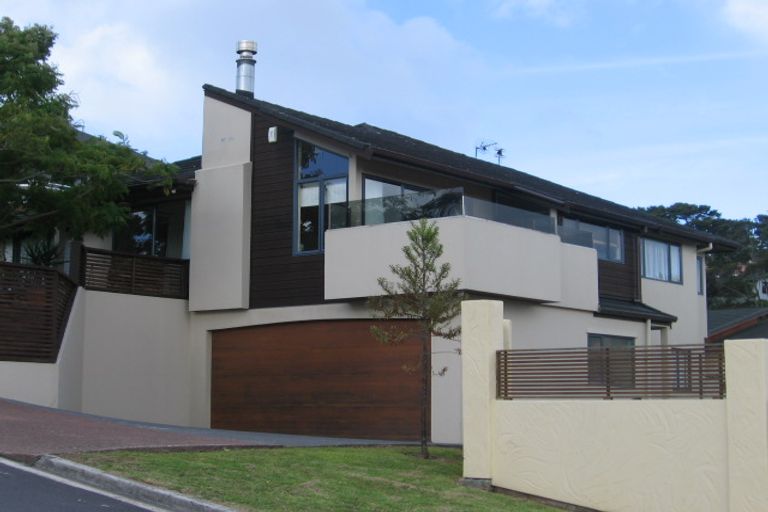 Photo of property in 8 Chamari Close, Titirangi, Auckland, 0604