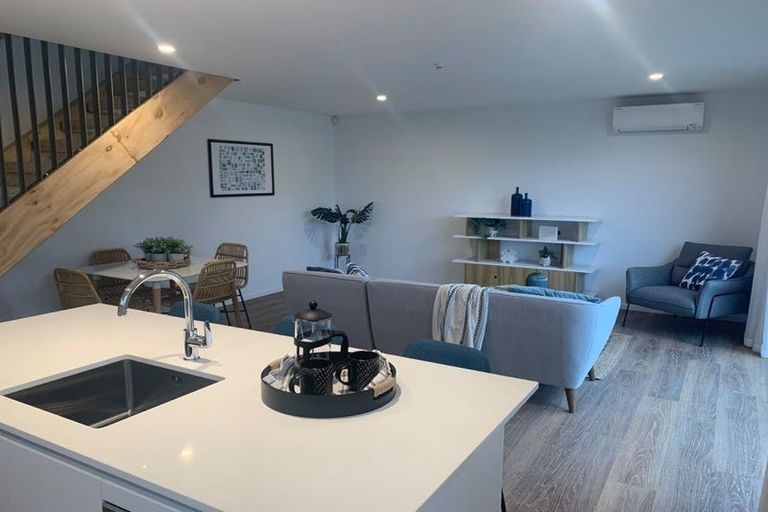 Photo of property in 2/23 Hills Road, Edgeware, Christchurch, 8013