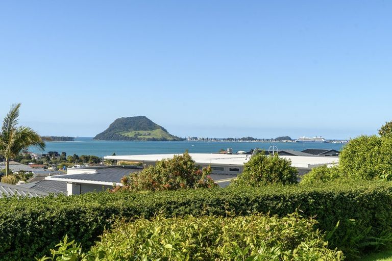 Photo of property in 2/8 Hinewa Road, Otumoetai, Tauranga, 3110