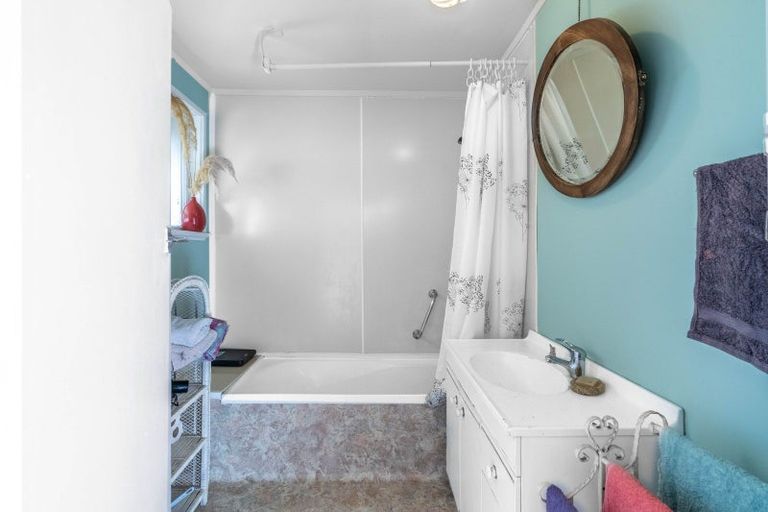 Photo of property in 43 Severn Street, Clifton, Invercargill, 9812