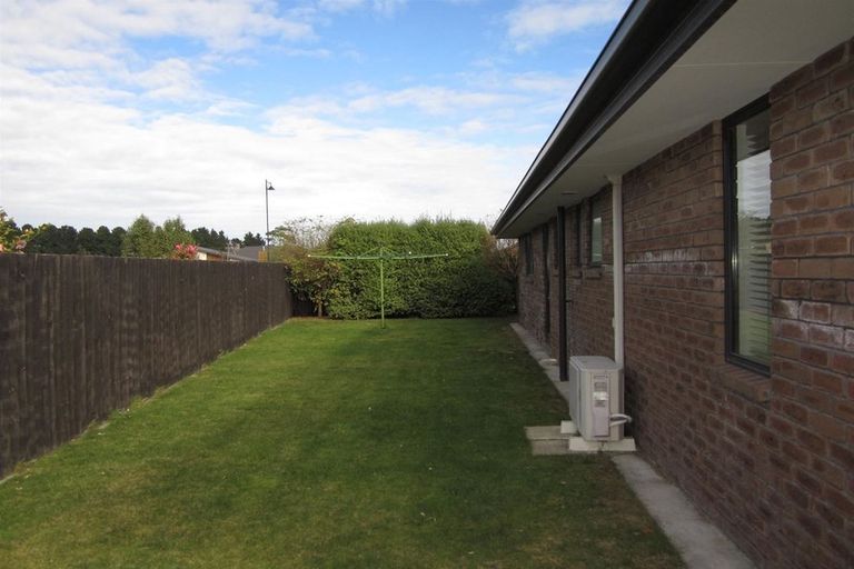 Photo of property in 2 Ruahine Place, Parklands, Christchurch, 8083