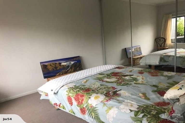 Photo of property in 2/25 Birchfield Road, Hauraki, Auckland, 0622