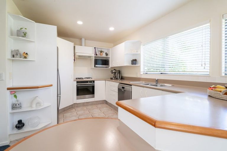 Photo of property in 2 Myers Grove, Churton Park, Wellington, 6037