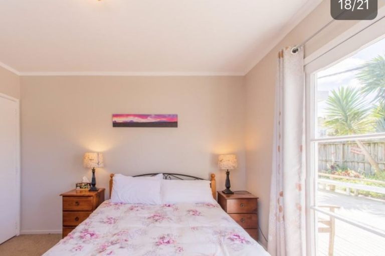 Photo of property in 4 Seaton Road, Murrays Bay, Auckland, 0630