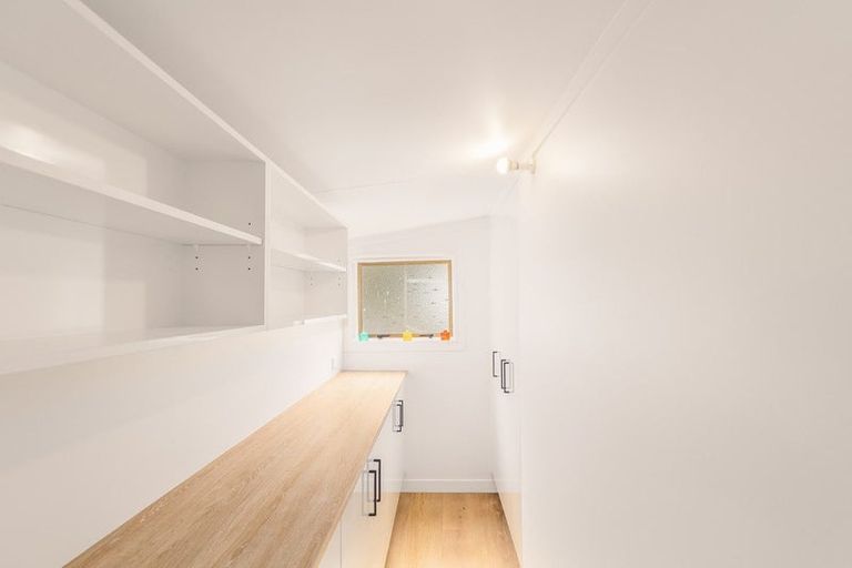 Photo of property in 24 Voelas Road, Lyttelton, 8082