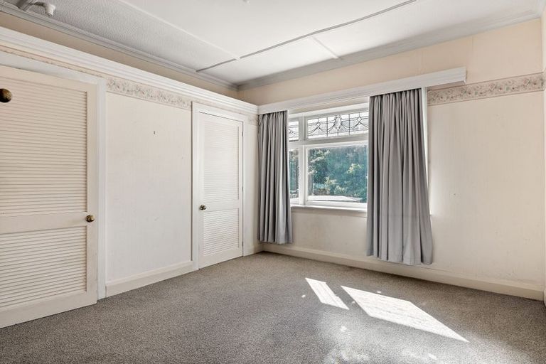 Photo of property in 9 Hungerford Road, Lyall Bay, Wellington, 6022