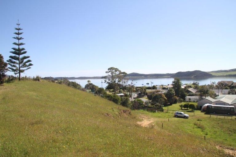 Photo of property in 8 Juniper Road, Sunnynook, Auckland, 0620