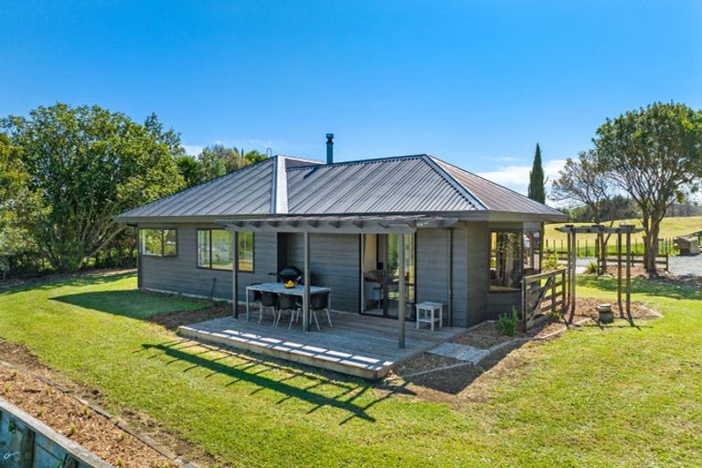 Photo of property in 3 Waiteitei Road, Wellsford, 0974