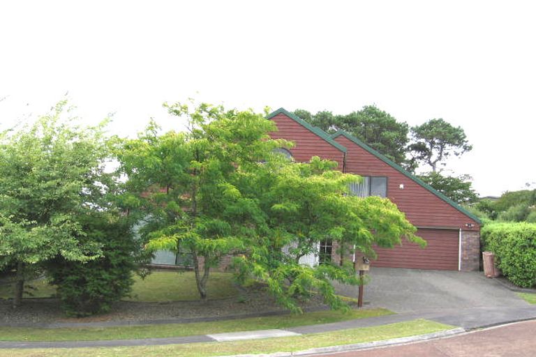 Photo of property in 4 Juliet Place, Forrest Hill, Auckland, 0620