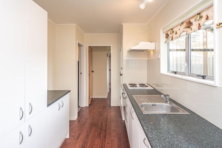 Photo of property in 15 Massey Street, Aramoho, Whanganui, 4500